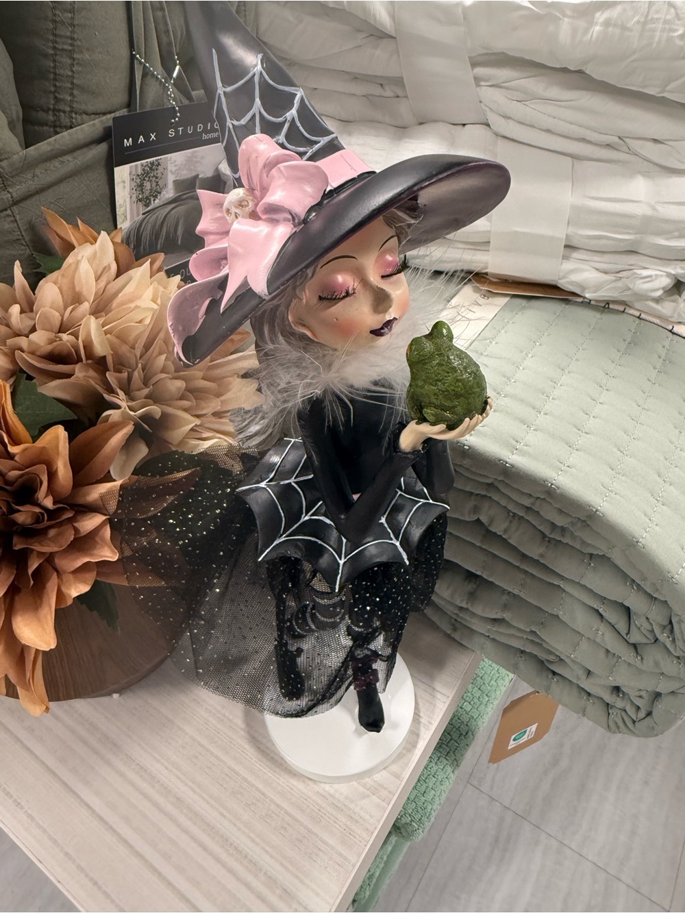 Viral Witch kissing frog Halloween Decoration